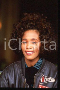 Whitney HOUSTON - MUSIC American singer Portrait 1987 * 35 mm vintage slide 83