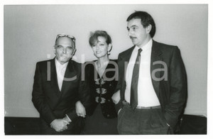 Fotografia d epoca originale 1985 ca CINEMA Claudia CARDINALE con il marito Pasquale SQUITIERI Foto 24x18 cm 1