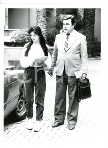 Fotografia d epoca originale 1985 MUSICA Arrivo della cantante Antonella RUGGIERO Foto 18x24 cm 1