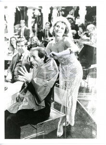 Fotografia d epoca originale 1985 ca COSTUME Sketch comico con Paola PITAGORA Foto VINTAGE 18x24 cm 1