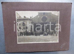 Fotografia d epoca originale 1935 ca LODI Funerali Mario CATTANEO  Arrivo in chiesa  Foto E. FACCIA 36x26 1