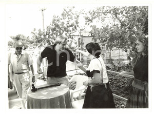 Fotografia d epoca originale 1985 – Venezia Cinema – Gérard Depardieu, Agnès Varda e Sandrine Bonnaire 2 1