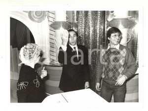 Fotografia d epoca originale 1985 RAI UNO Loretta Goggi in Quiz  Pippo BAUDO Loretta GOGGI Gianni BREZZA 1