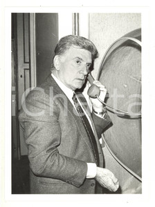 1982 MILANO Ritratto del presidente Rai Sergio ZAVOLI al telefono - Foto 18x24