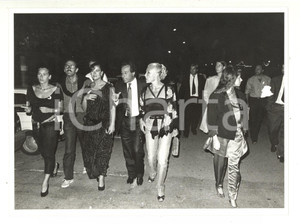 1985 VENEZIA Mostra del Cinema - Passeggiata Stefania SANDRELLI Barbara DE ROSSI