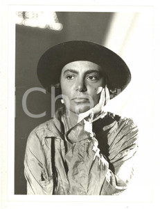 1985 ca MUSICA - Ritratto di Loredana BERTÈ con un cappello - Foto 18x24 cm