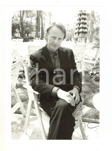 Fotografia d epoca originale 1984 CANNES Festival del Cinema  Marek KANIEVSKA durante un intervista  Foto 1