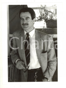 1985 ca ITALIA COSTUME - Ritratto dell'attore Giuseppe PAMBIERI (2) - Foto 18x24