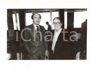 1985 ca MILANO Terrazza Martini - Leonardo e Mimma MONDADORI (1) - Foto 24x18 cm