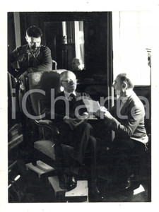 1982 CINEMA Film "Ghandi" - John GIELGUD durante le riprese - Foto 18x24 cm