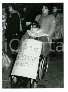1990 ca ITALIA - DONNE IN NERO Manifestanti durante corteo pacifista *Foto 18x24