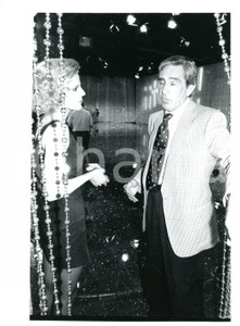1985 ca IL CAPPELLO SULLE VENTITRÉ Walter CHIARI con Patrizia CASELLI *Foto