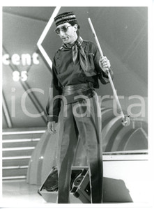 1985 SAINT VINCENT ESTATE Franco BATTIATO sul palco vestito da garibaldino 