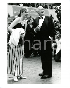 1987 FESTIVAL DEL CINEMA DI CANNES Alec GUINNESS circondato dai paparazzi *Foto