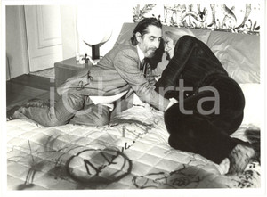 1986 RAI CINEMA Mara VENIER con Vito MOLINARI sul set del film "Atelier" (2) 