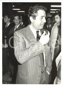 1990 ca MILANO COSTUME - Imprenditore Carlo DE BENEDETTI (1) *Foto 18x24 cm