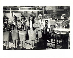 1987 RAI DUE PORTOBELLO - Enzo TORTORA con pappagallo e vallette *Foto 25x20 