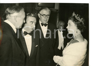 1964 LONDON Harold WILSON - Richard CROSSMAN - Queen ELIZABETH II *Foto 18x13 cm