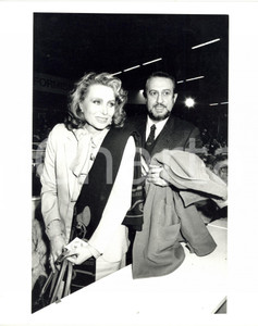 1985 ca ITALIA Alberto LIONELLO con la compagna Erika BLANC a convegno PSI