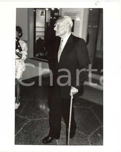 1985 ca ITALIA COSTUME - Ritratto dello scrittore Alberto MORAVIA *Foto 20x25 cm