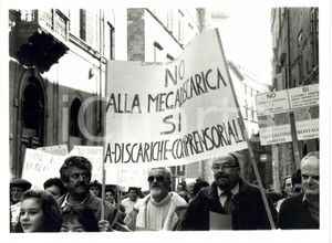 1991 SIENA - Manifestazione contro la discarica di Monte Landi (3) *Foto 24x18