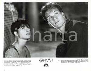 1990 CINEMA "Ghost" - Patrick SWAYZE e Demi MOORE nel ruolo di Sam e Molly *Foto