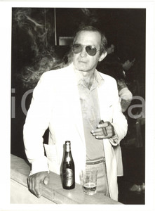 Fotografia d epoca originale 1984 VENEZIA  CINEMA Ben GAZZARA beve birra Carlsberg  Foto 1