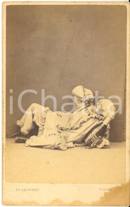 1870 ca TORINO Ritratto di ubriaco coricato con l'imbuto - Foto BERNIERI CURIOSA
