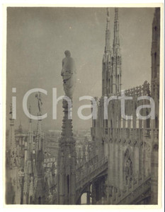 1924 DUOMO DI MILANO Veduta delle guglie con le statue - Foto ARTISTICA 8x11 cm Fotografia d'epoca. CONDIZIONI: G (ma difetti di stampa)FORMATO: 8x11 cm     originale e autentica 1