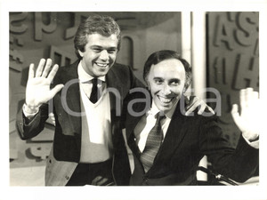 Fotografia d epoca originale 1985 ca CANALE 5 SUPERFLASH Cesare CADEO e Giorgio LAZZARINI 2  Foto 24x18 1