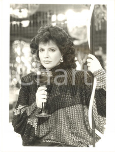 1985 ca RAI 2 IL CAPPELLO SULLE VENTITRÉ - Ira VON FURSTENBERG brinda (1) Foto