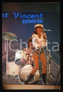 Fotografia d epoca originale 35mm vintage slide 1988 SAINT VINCENT ESTATE Sabrina SALERNO sul palco 25 1