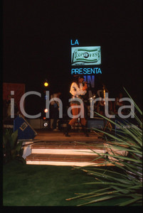 Fotografia d epoca originale 35mm vintage slide 1990ca  Sabrina SALERNO sul palco 5 1