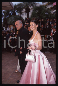 Fotografia d'epoca originale 35mm vintage slide* 1999 CANNES Catherine ZETA JONES con Sean CONNERY (6) 1