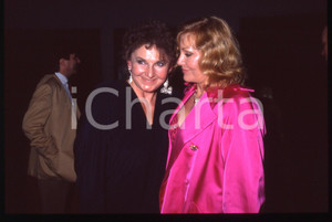 Fotografia d'epoca originale 35mm vintage slide* 1985ca MILANO Kim NOVAK con la sorella ARLENE (3) 1