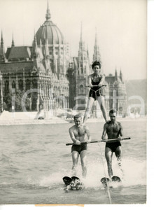 1961 BUDAPEST - ACQUAPLANO Ginnasti durante competizione sul Danubio *Foto 13x18