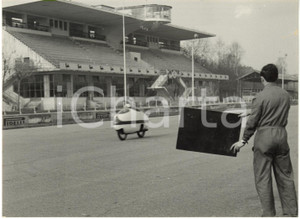 1957 AUTODROMO DI MONZA - Moto GILERA 175 durante test di velocità Foto 18x13
