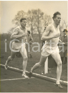 1953 LONDON MOTSPUR PARK Don MacMILLAN Roger BANNISTER Training for EMPIRE GAMES