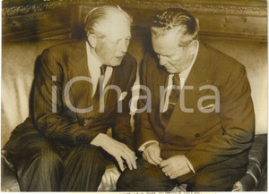 1960 NEW YORK ONU - UNGA Harold MACMILLAN discute con Josip BROZ TITO *Foto