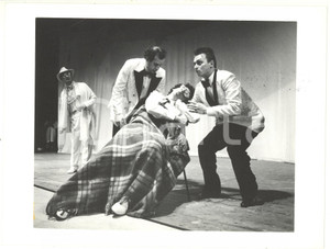 1982 MILANO Teatro dell'Elfo - "HELLZAPOPPIN" Regia di Gabriele SALVATORES Foto