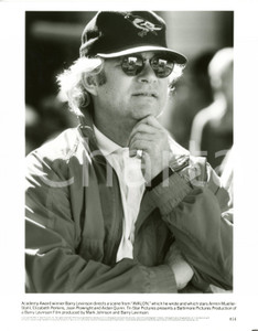 1990 CINEMA "Avalon" - Il regista Barry LEVINSON sul set del film - Foto 20x25