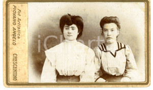 1905 ca CRESCENTINO (VC) Ritratto di due giovani sorelle *Foto PIOVANO CDV