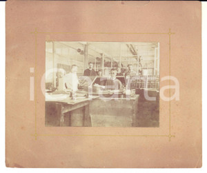 1910 ca LOMBARDIA (?) La bottega di un tipografo con i suoi lavoratori - Foto