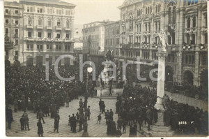 1954 TRIESTE ITALIANA Piazza Unità d'Italia in festa - Fotocartolina VINTAGE 13x9