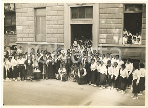 1940 ca TORINO Liceo Corso Racconigi - Alunne con figuranti in costume - Foto