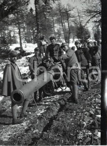 1915ca WW1 ESERCITO ITALIANO Traino obice sulla neve 7 * NEGATIVO ORIGINALE Negativo originale in bianco e nero su pellicola.  E' SEVERAMENTE VIETATA LA RIPRODUZIONE.TUTTI I DIRITTI SONO RISERVATI.ICharta mette in vendita, sul negozio eBay e in esclusiva sul sito "icharta" il proprio archivio composto da numerose diapositive e negativi fotografici d'epoca, tutti originali e autentici.Si tratta di uno sguardo inedito sull'attualità, la politica, la vita quotidiana, il gossip e la cultura, che fotografa il cambiamento della nazione (e non solo) tra il 1890 ed il 1990 circa. Un'occasione unica per il mercato del collezionismo, che vede finalmente disponibile un archivio eccezionale per vastità, tematiche e condizioni, in un settore (il negativo fotografico e la diapositiva) di assoluta novità e dalle interessanti prospettive di investimento.. FAIR/discreto  Formato: cm 6 x 4 originale e autentica 1