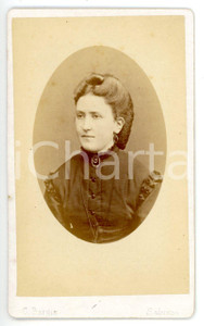 Fotografia d epoca originale 1870 SALUZZO Ritratto di donna con spilla al collo Foto Giuseppe BARGIS  CDV 1