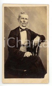 Fotografia d epoca originale 1870 ca SALUZZO CN Ritratto maschile con panciotto a quadretti Foto MARINONI 1