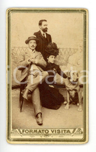 Fotografia d epoca originale 1880 ca ROCCA D ARAZZO AT Ritratto di famiglia con il cane Foto CAMPINI CDV 1
