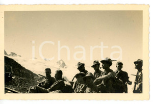1937 COLLE DI TOULA Pausa di un gruppo di Alpini in esercitazione - Foto 14x9 cm